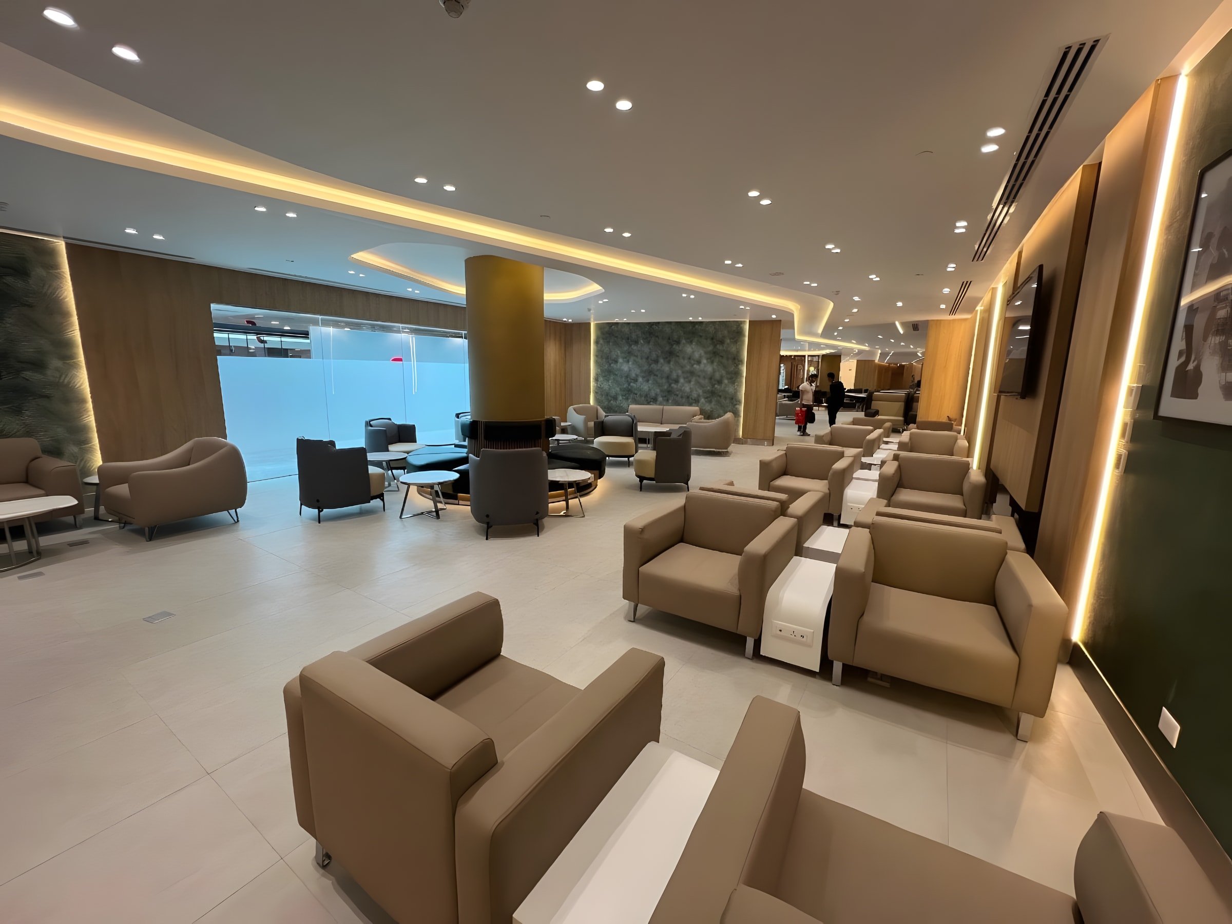 Ahlein Emerald Lounge, Cairo International Airport · Terminal 2